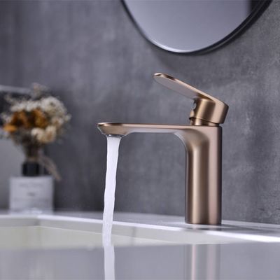 OEM Electroplating ก๊อกผสมอ่างล้างหน้าแบบหลุมเดียวหลายสี Single Cold Tap